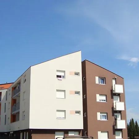 Apartment Lela *